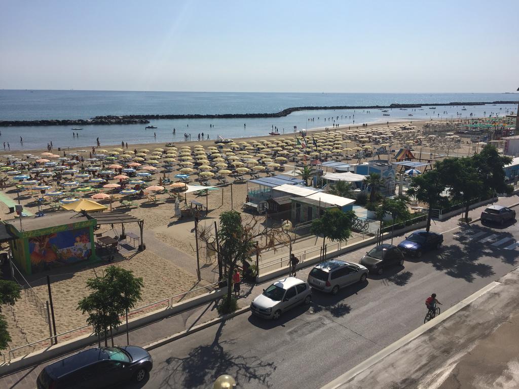 Hotel Ridens Rimini Kültér fotó