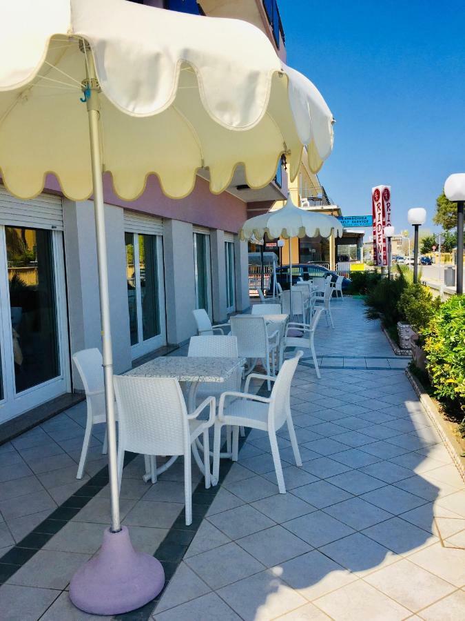 Hotel Ridens Rimini Kültér fotó